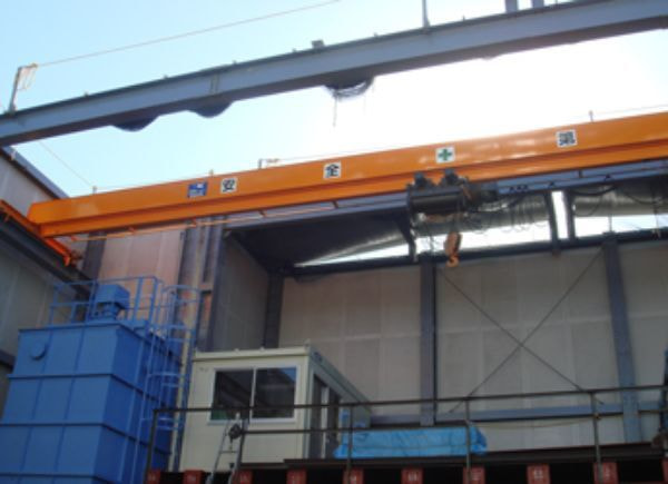 天井クレーン2.8t.jpg