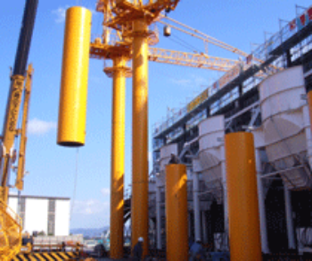 スケータークレーン組み立て風景